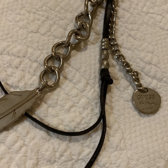 Guess chain silver adjustable belt. - Picture 3 of 6